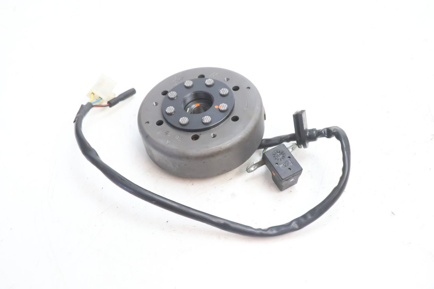 photo de ROTOR ESTATOR PEUGEOT KISBEE 2T 50 (2010 - 2017) - Zoom estado de uso