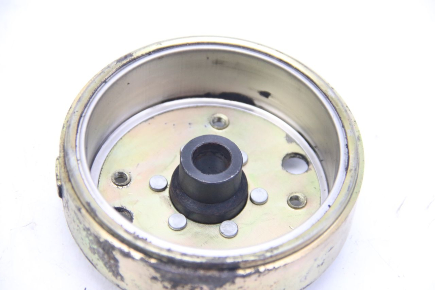 photo de ROTOR ESTATOR PEUGEOT KISBEE 4T 50 (2010 - 2017) - Zoom estado de uso