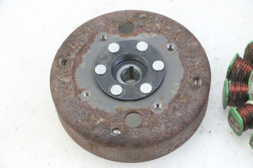 photo de ROTOR ESTATOR PEUGEOT KISBEE 4T 50 (2018 - 2022) - Otra vista del artículo