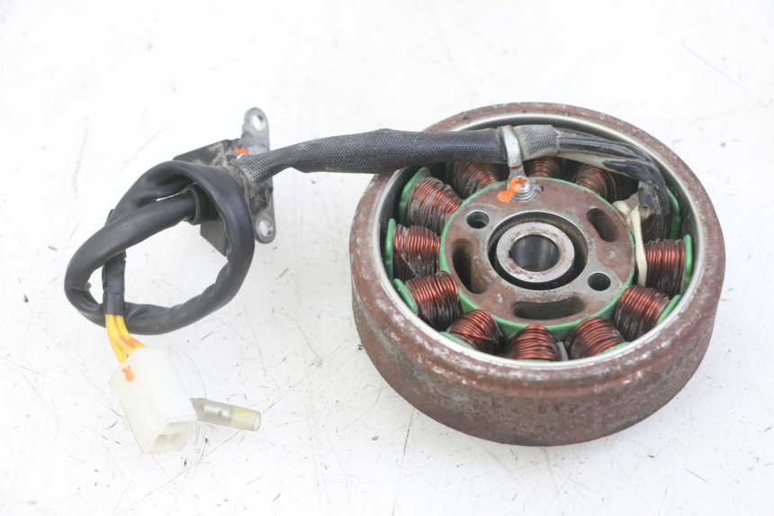 photo de ROTOR ESTATOR PEUGEOT KISBEE 4T 50 (2018 - 2022) - Zoom estado de uso