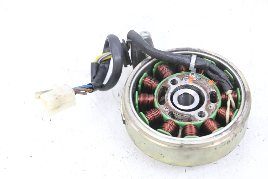 photo de ROTOR ESTATOR PEUGEOT KISBEE 4T 50 (2018 - 2022) - Otra perspectiva