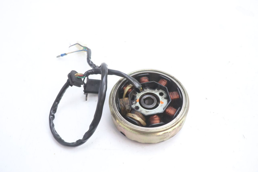photo de ROTOR ESTATOR PEUGEOT KISBEE 4T 50 (2010 - 2017) - Otra perspectiva