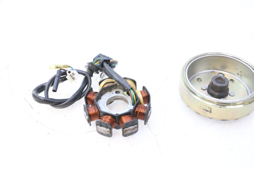 photo de ROTOR ESTATOR PEUGEOT KISBEE 4T 50 (2010 - 2017) - Otra perspectiva