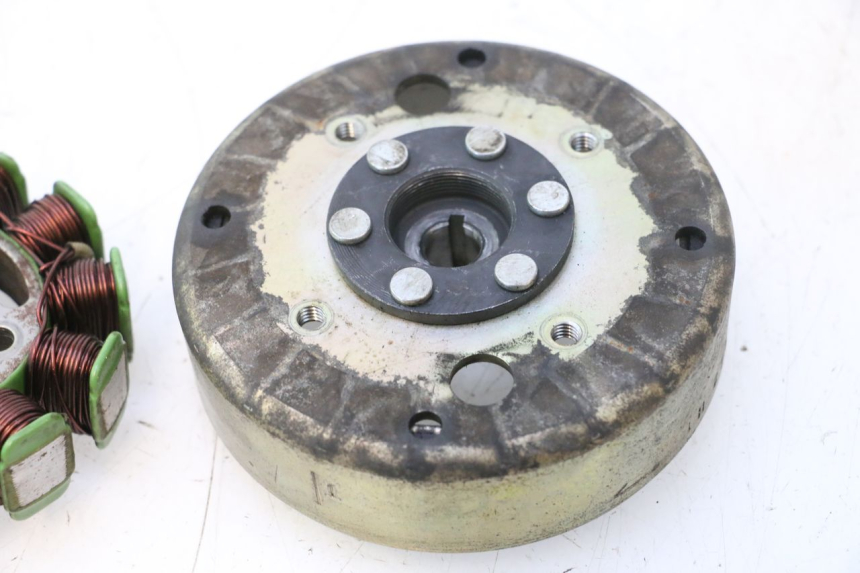 photo de ROTOR ESTATOR PEUGEOT KISBEE 4T 50 (2018 - 2022) - Otra vista del artículo