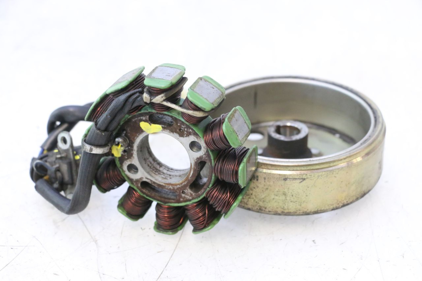 photo de ROTOR ESTATOR PEUGEOT KISBEE 4T 50 (2018 - 2022) - Primer plano técnico