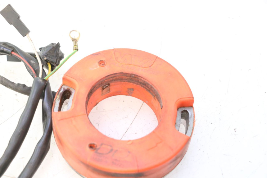 photo de ROTOR ESTATOR PEUGEOT LUDIX BLASTER 50 (2006 - 2014) - Detalles de los puntos de fijación