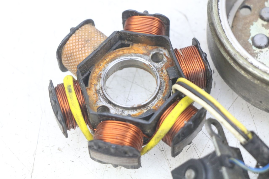 photo de ROTOR ESTATOR PEUGEOT LUDIX 50 (2005 - 2007) - Otra vista del artículo