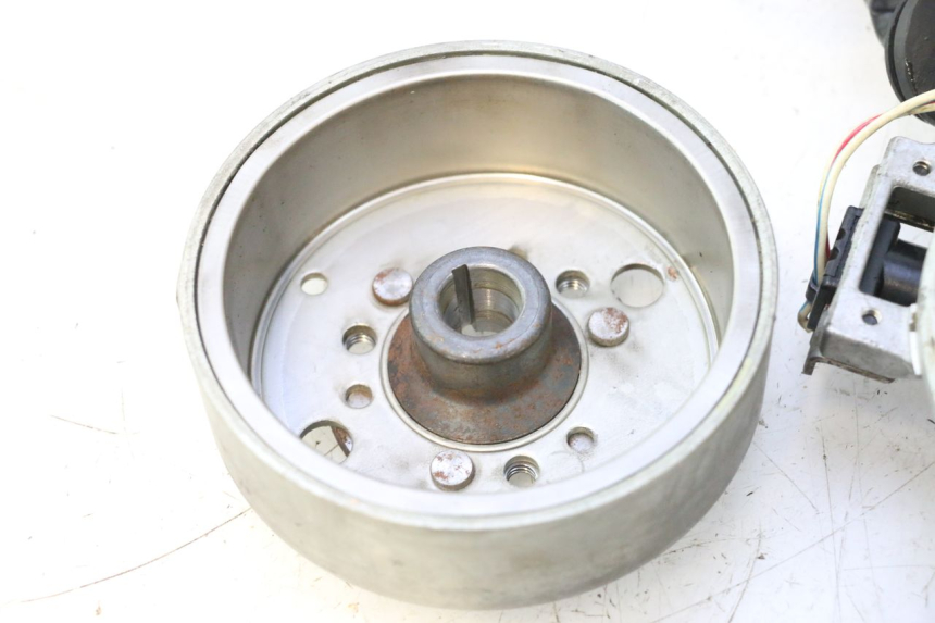photo de ESTATOR MBK MACH G AC 50 (2002 - 2014) - Primer plano técnico