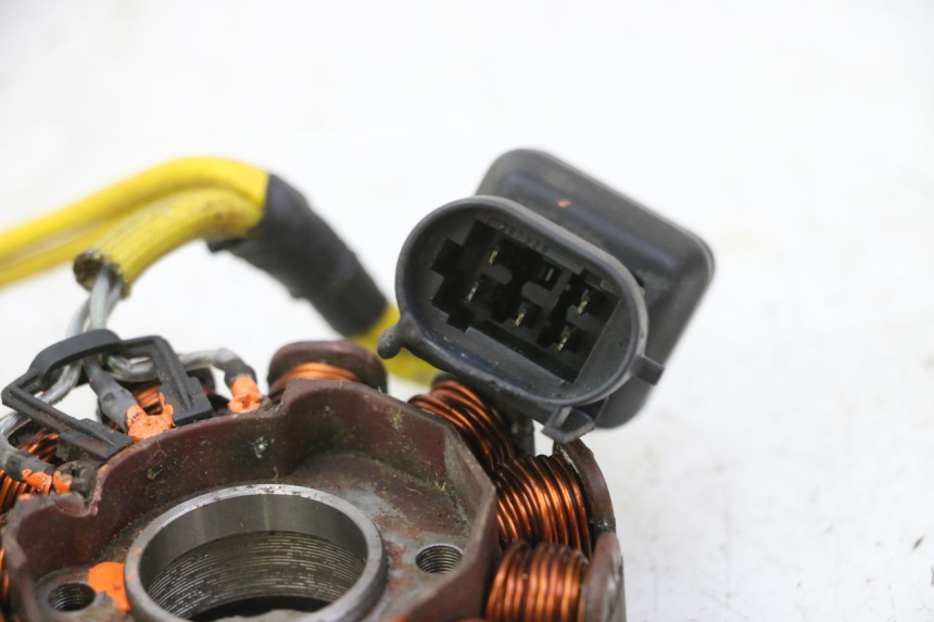 photo de ROTOR ESTATOR PIAGGIO MP3 125 (2006 - 2014) - Recambio usado revisado