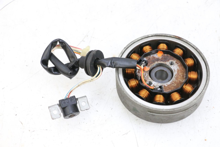 photo de ESTATOR YAMAHA NEO'S NEOS 2T 50 (1998 - 2007) - Zoom estado de uso