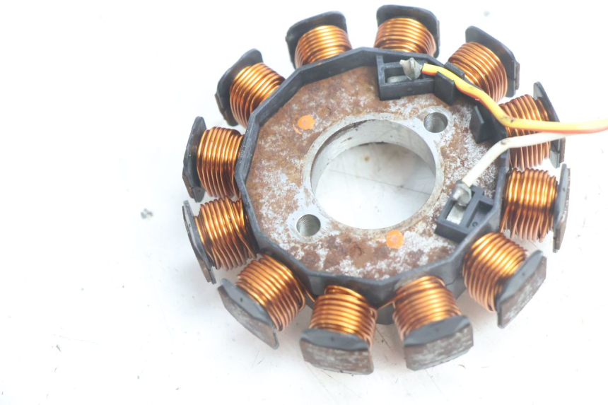 photo de ESTATOR YAMAHA NEO'S NEOS 2T 50 (1998 - 2007) - Estado de la superficie y material