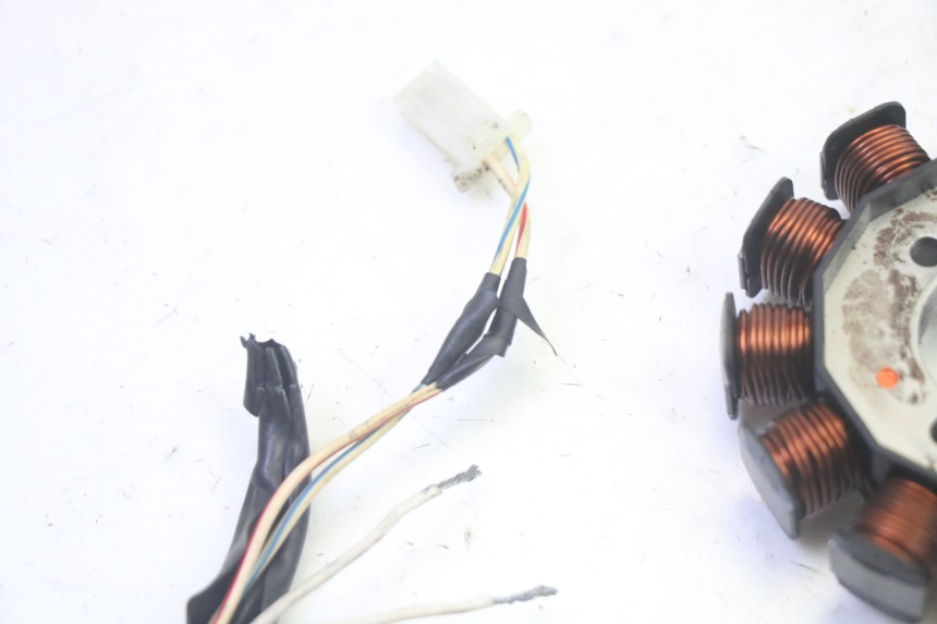 photo de ESTATOR YAMAHA NEOS NEO'S 4T 50 (2008 - 2016) - Otra vista del artículo