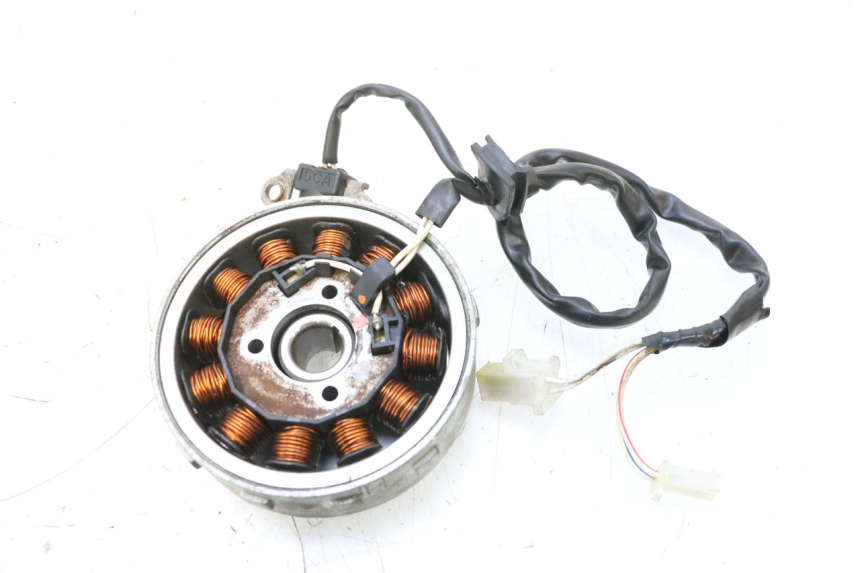 photo de ESTATOR YAMAHA NEOS NEO'S 4T 50 (2008 - 2016) - Primer plano técnico