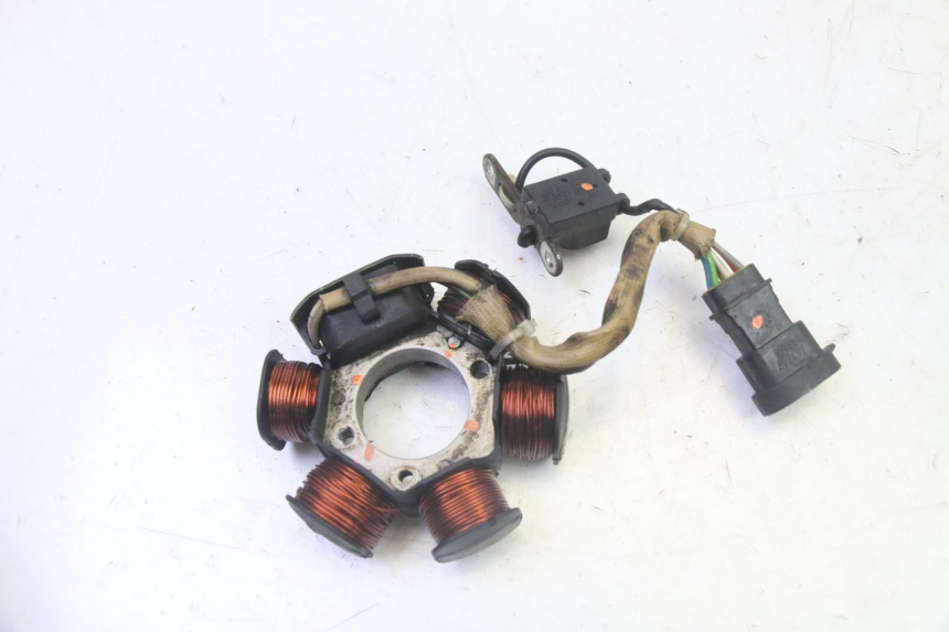 photo de ESTATOR PIAGGIO NEW TYPHOON 50 (2010 - 2017) - Primer plano técnico