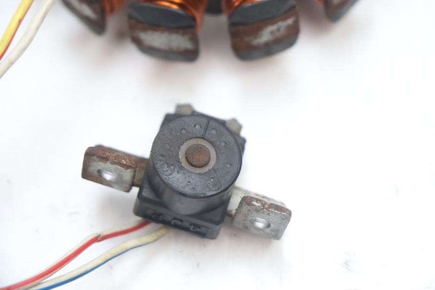 photo de ESTATOR MBK NITRO 50 (2004 - 2008) - Detalles de los puntos de fijación