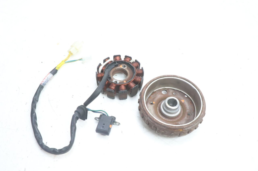 photo de ESTATOR SYM ORBIT III 3 4T 50 (2021 - 2025) - Detalle de la pieza