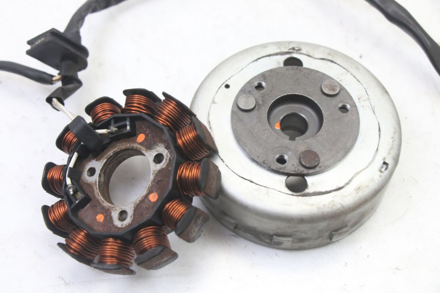 photo de ESTATOR MBK OVETTO 4T 50 (2008 - 2016) - Zoom estado de uso