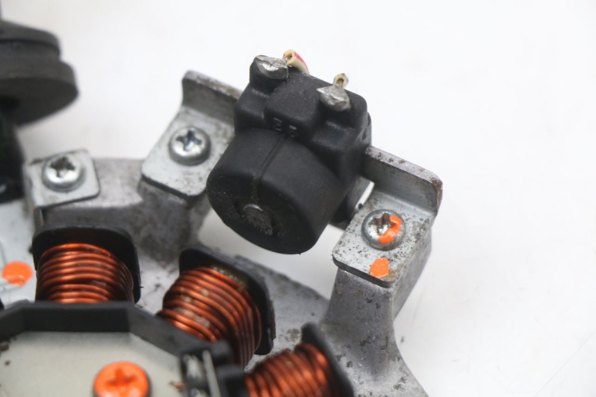 photo de ESTATOR MBK OVETTO ONE 2T 50 (2013 - 2017) - Otra vista del artículo