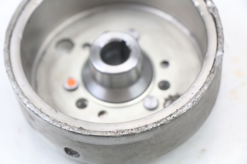 photo de ESTATOR MBK OVETTO ONE 2T 50 (2013 - 2017) - Estado de la superficie y material