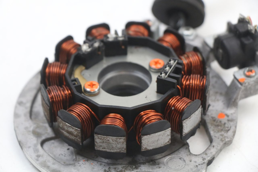 photo de ESTATOR MBK OVETTO ONE 2T 50 (2013 - 2017) - Marcados y referencias originales