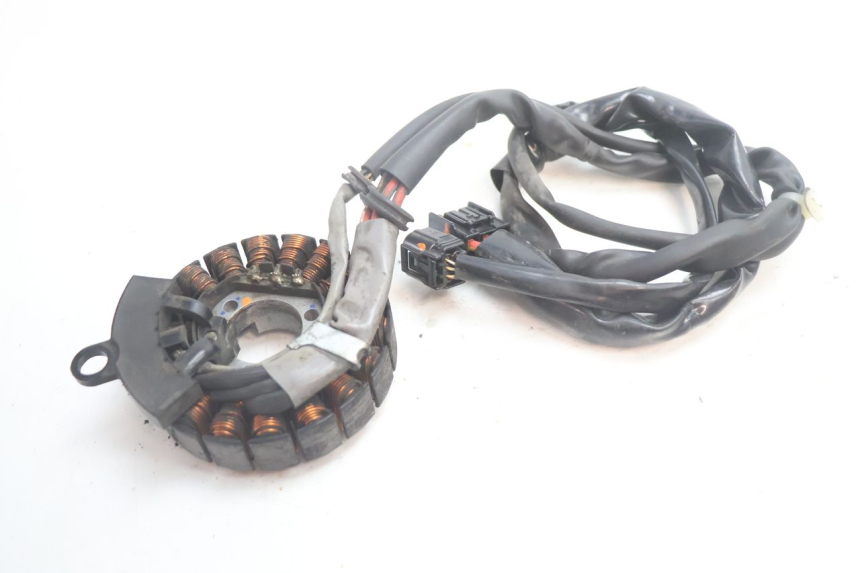 photo de ROTOR ESTATOR HONDA PCX (JF28) 125 (2009 - 2011) - Detalles de los puntos de fijación