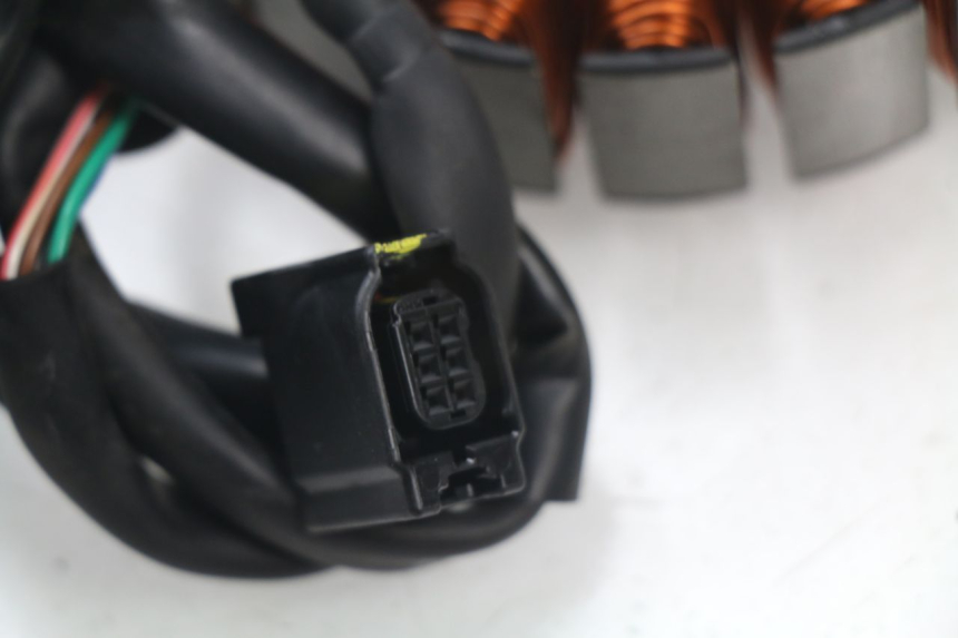 photo de ESTATOR HONDA PCX (JF57/JF64) 125 (2014 - 2018) - Estado de la superficie y material