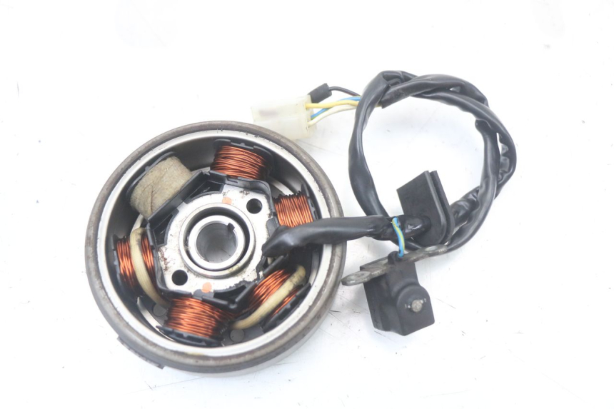 photo de ROTOR ESTATOR PEUGEOT KISBEE 2T 50 (2010 - 2017) - Otra perspectiva