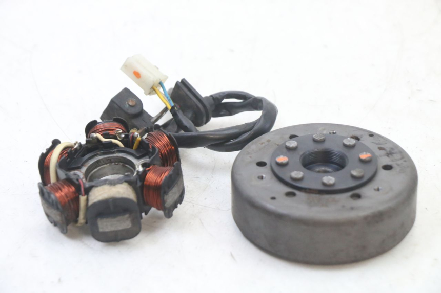 photo de ROTOR ESTATOR PEUGEOT KISBEE 2T 50 (2010 - 2017) - Detalle de la pieza