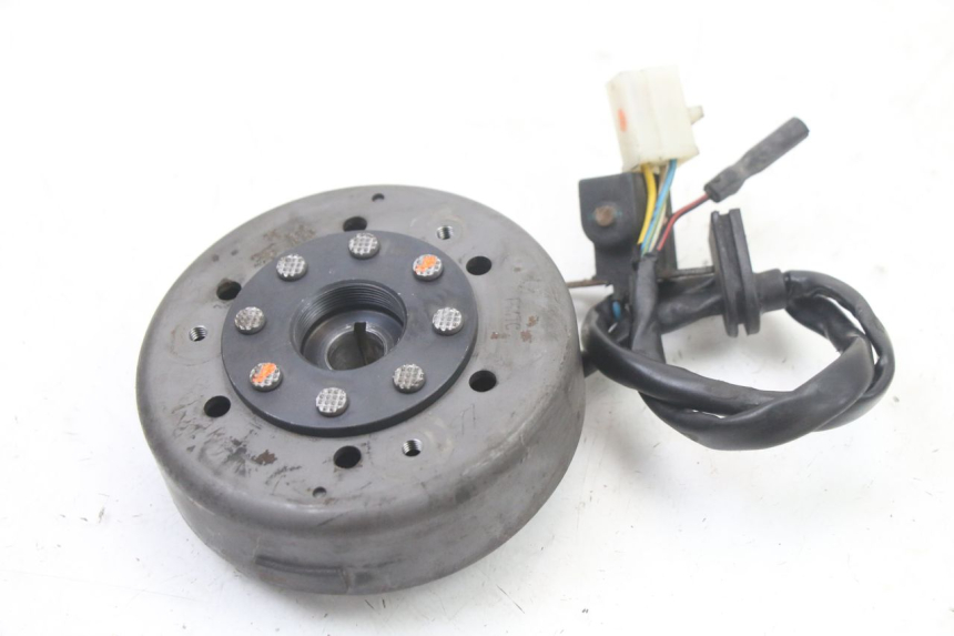 photo de ROTOR ESTATOR PEUGEOT KISBEE 2T 50 (2010 - 2017) - Zoom estado de uso