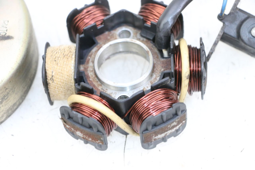 photo de ESTATOR PEUGEOT LUDIX 50 (2008 - 2017) - Recambio usado revisado