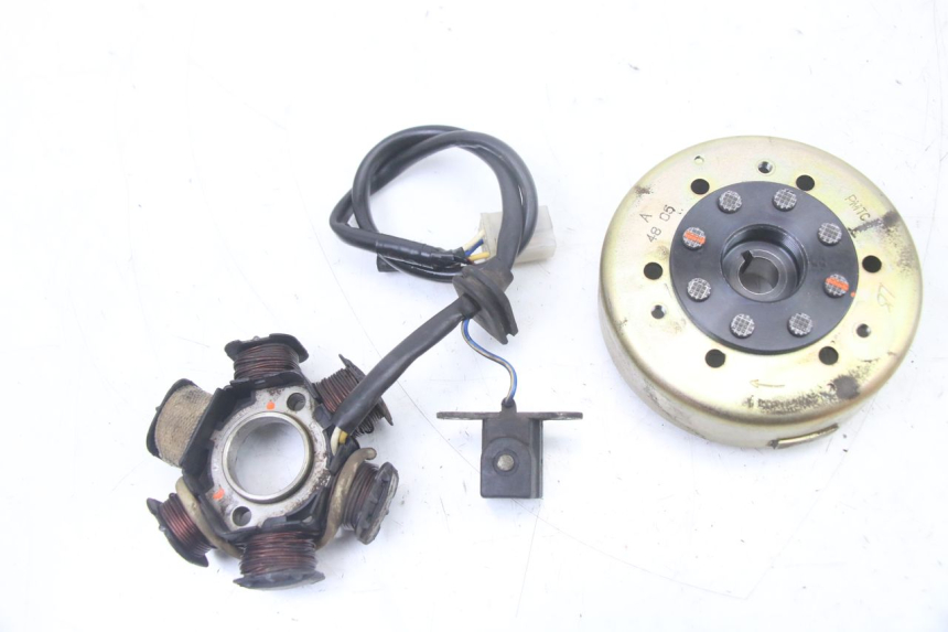 photo de ESTATOR PEUGEOT LUDIX ONE 50 (2005 - 2008) - Vista principal