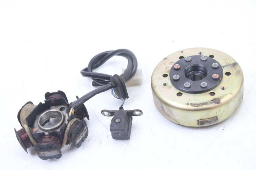 photo de ESTATOR PEUGEOT LUDIX ONE 50 (2005 - 2008) - Detalle de la pieza