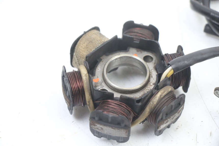 photo de ESTATOR PEUGEOT LUDIX ONE 50 (2005 - 2008) - Recambio usado revisado