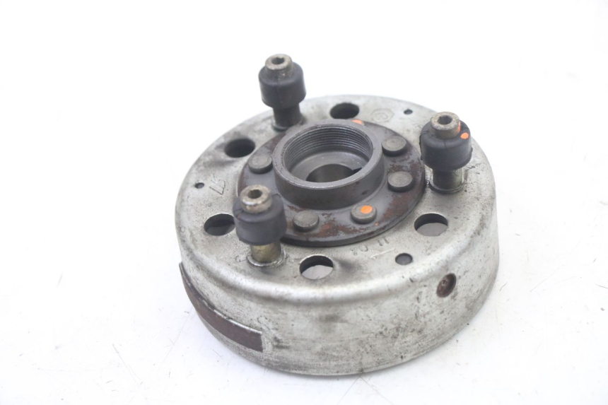 photo de ROTOR ESTATOR PIAGGIO X8 125 (2004 - 2007) - Primer plano técnico