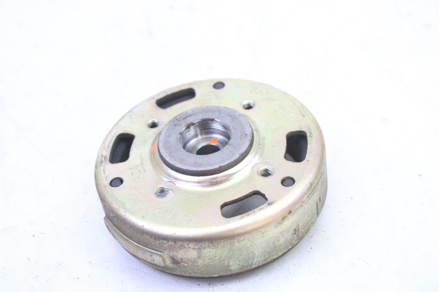 photo de ROTOR ESTATOR PGO RODOSHOW 2T 50 (2003 - 2007) - Detalles de los puntos de fijación