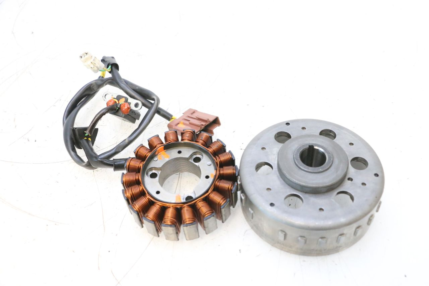 photo de ESTATOR PEUGEOT SATELIS COMPRESSOR K15 125 (2006 - 2009) - Vista principal