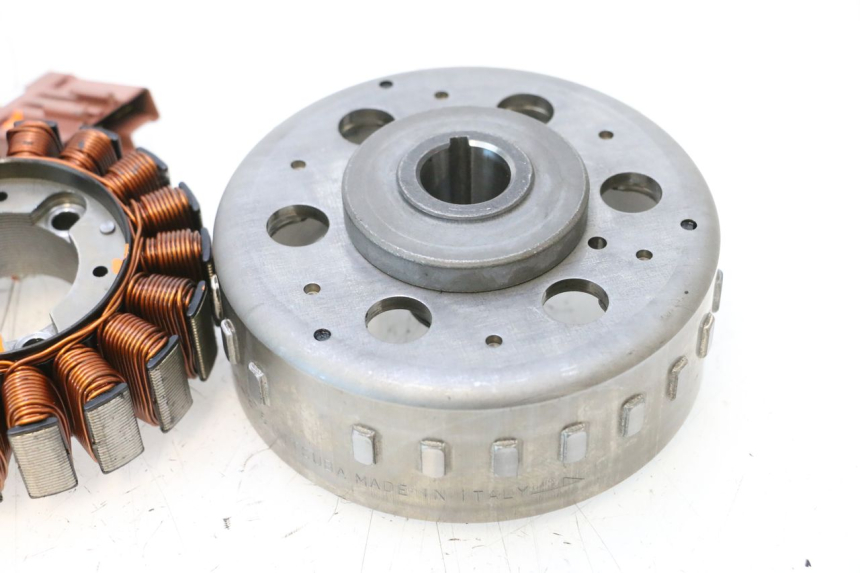 photo de ESTATOR PEUGEOT SATELIS COMPRESSOR K15 125 (2006 - 2009) - Otra perspectiva