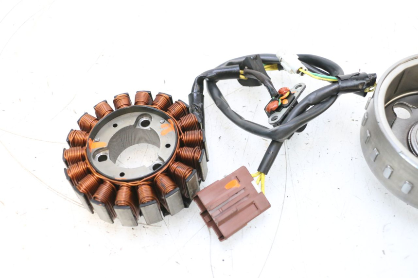 photo de ESTATOR PEUGEOT SATELIS COMPRESSOR K15 125 (2006 - 2009) - Recambio usado revisado
