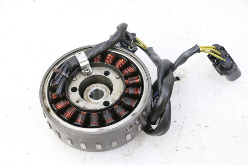 photo de ESTATOR PEUGEOT SATELIS 125 (2013 - 2018) - Detalle de la pieza