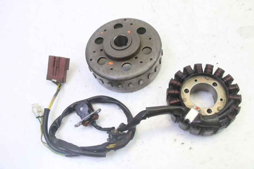 photo de ESTATOR PEUGEOT SATELIS 125 (2013 - 2018) - Vista principal