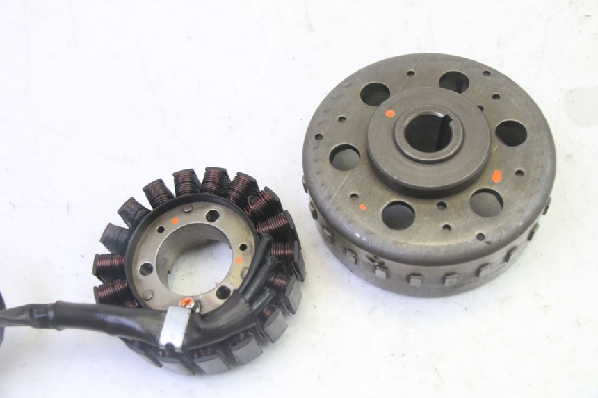 photo de ESTATOR PEUGEOT SATELIS 125 (2013 - 2018) - Detalle de la pieza