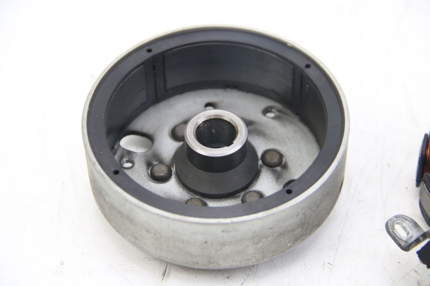 photo de ROTOR ESTATOR APRILIA SCARABEO 4T 50 (2009 - 2017) - Zoom estado de uso