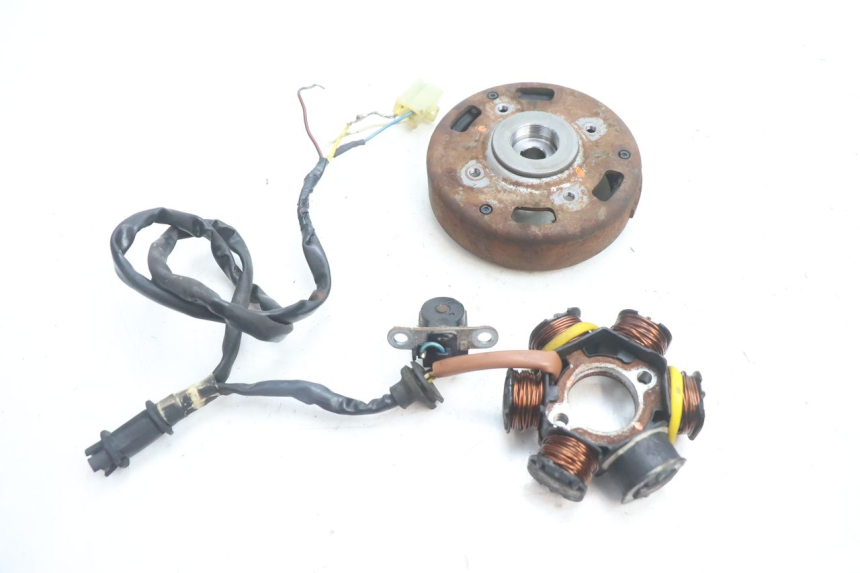 photo de ESTATOR PEUGEOT SPEEDFIGHT 2 AC 50 (2000 - 2009) - Vista principal