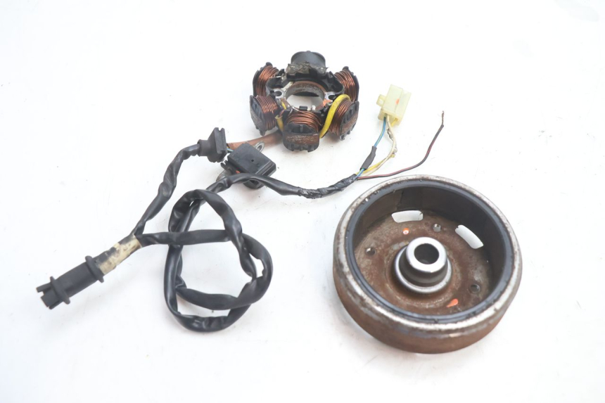 photo de ESTATOR PEUGEOT SPEEDFIGHT 2 AC 50 (2000 - 2009) - Detalle de la pieza
