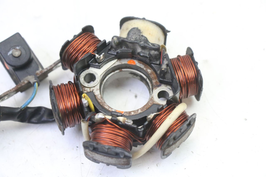 photo de ESTATOR PEUGEOT SPEEDFIGHT 3 AIR 50 (2009 - 2015) - Recambio usado revisado