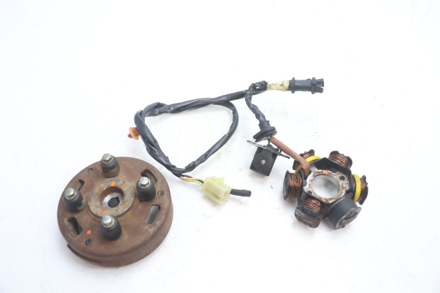 photo de ESTATOR PEUGEOT SPEEDFIGHT LC 50 (1996 - 2002) - Vista principal