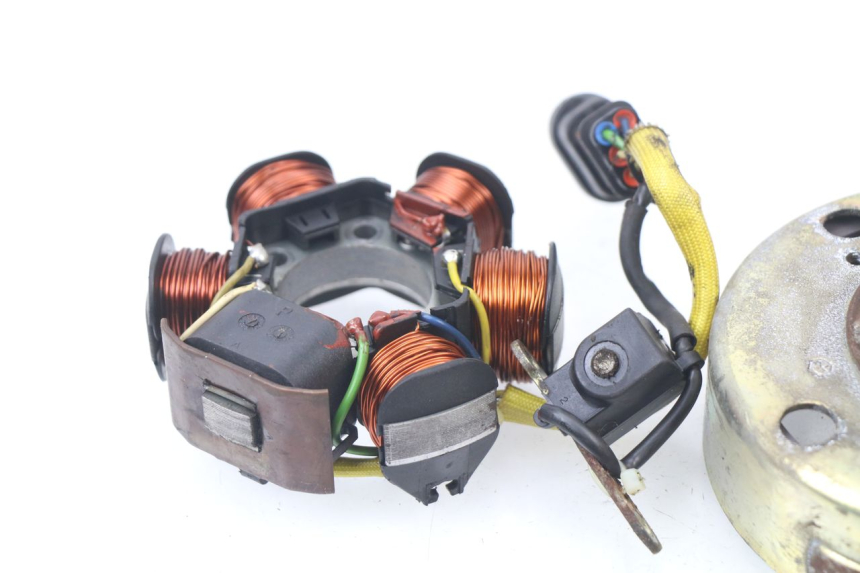 photo de ESTATOR APRILIA SR CARB LC 2T 50 (2004 - 2012) - Otra perspectiva