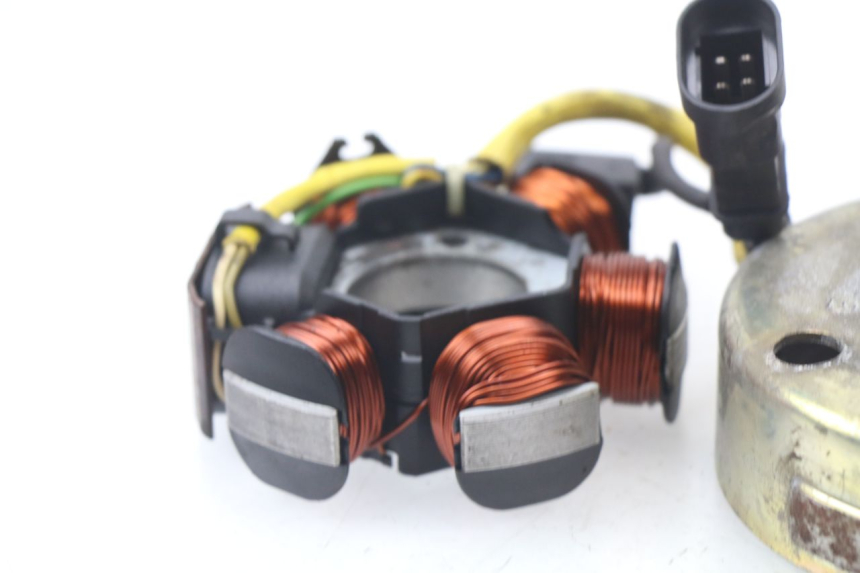 photo de ESTATOR APRILIA SR CARB LC 2T 50 (2004 - 2012) - Primer plano técnico