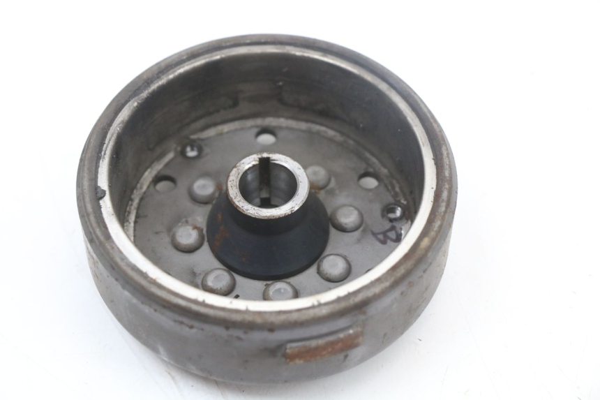 photo de ESTATOR PEUGEOT STREETZONE 2T 50 (2014 - 2019) - Primer plano técnico