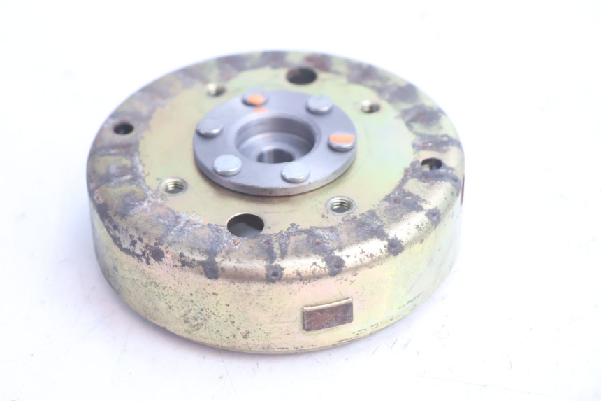 photo de ESTATOR BAOTIAN TRAVEL SPIRIT 50 (2010 - 2012) - Primer plano técnico
